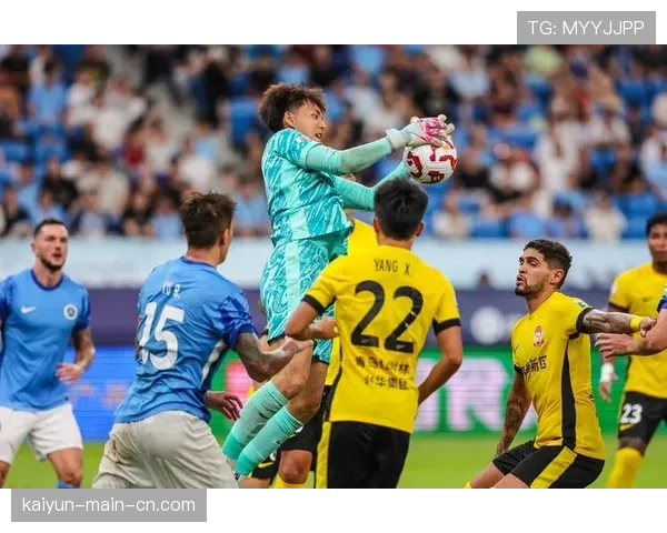 青岛西海岸1-0小胜深圳新鹏城 戴维森82分钟制胜球获赛季首胜